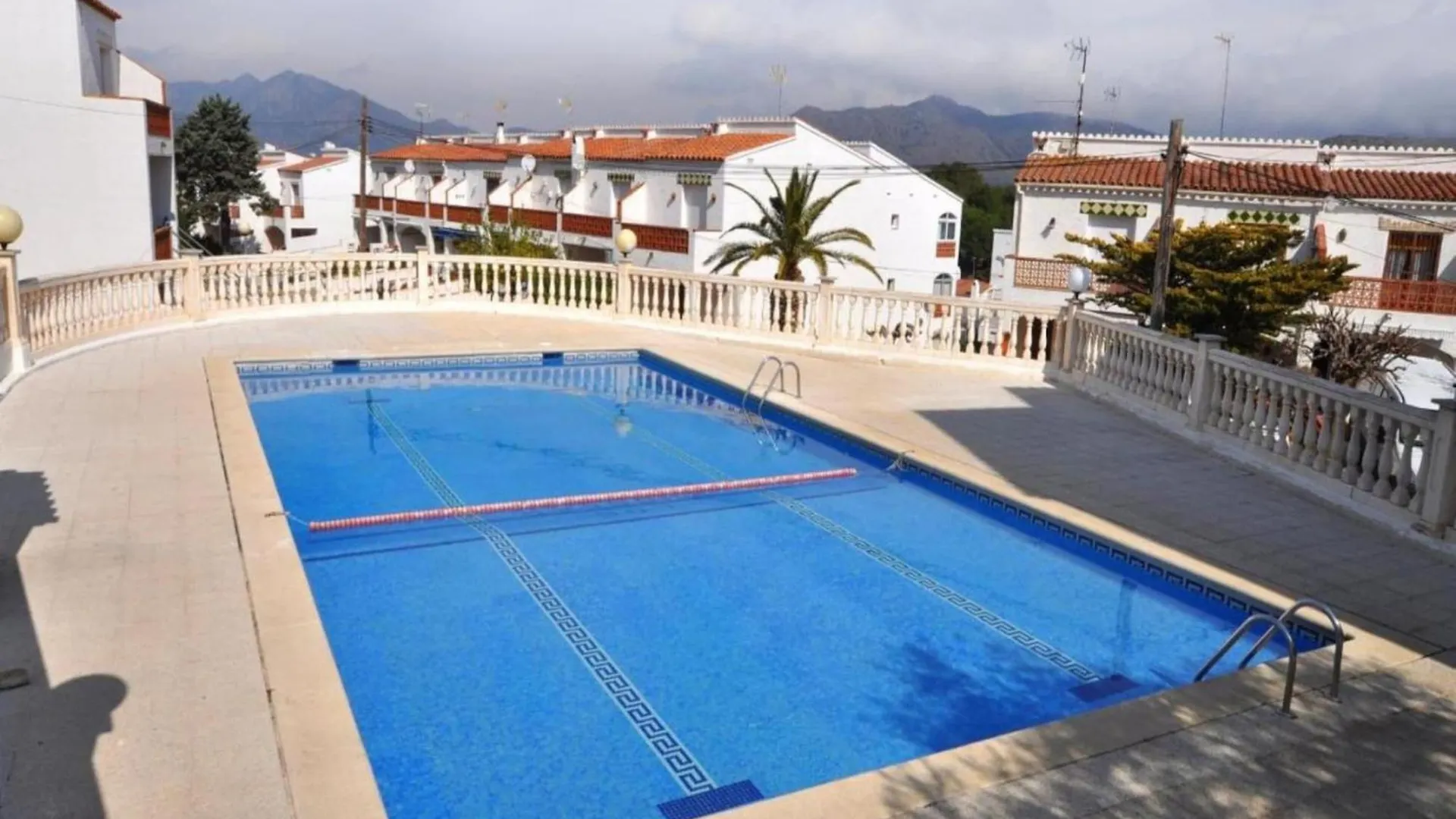 Nice Apartment Near Sand Beach Montjoi 0*,